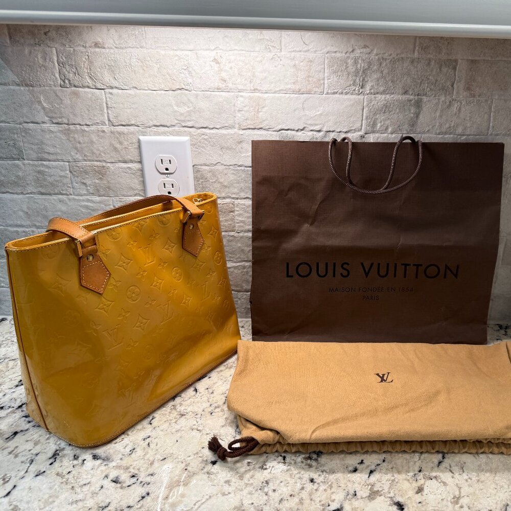 DoctorMum’s Live Show Deals on Lux & Designer Bags & More! - Picture 7 of 16
